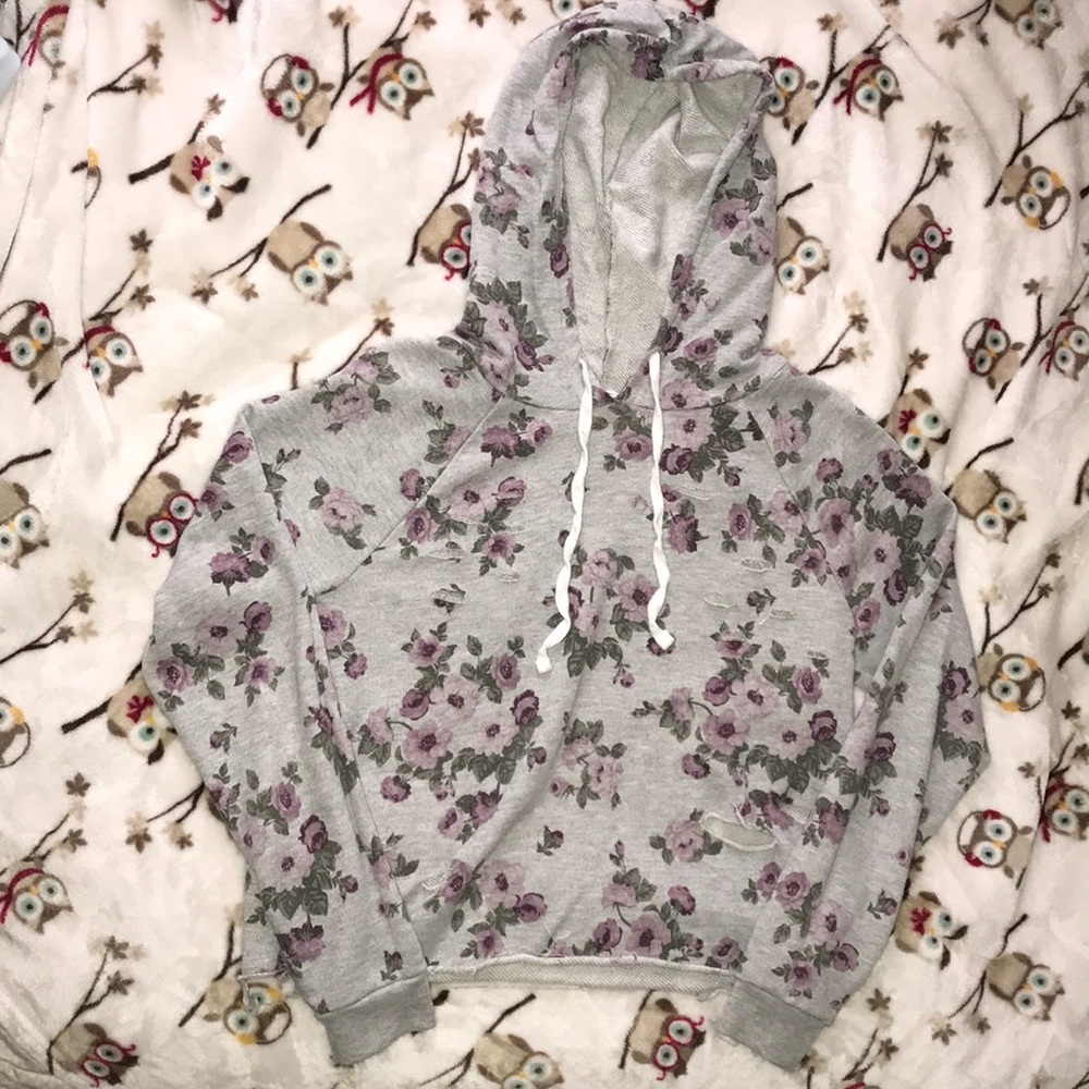 🌹Distressed Rose Sweatshirt 🌹